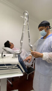 "Invertir en tu bienestar hoy significa una vida más plena y saludable mañana. ¡Descubre nuestros tratamientos y empieza a invertir en ti mismo!